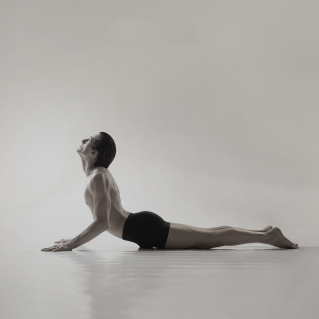 Mai-Ram-Yoga-Urdhva-Mukha-Svanasana.jpg