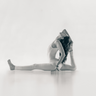 Guru-Mai-Ram-Hanumanasana.png